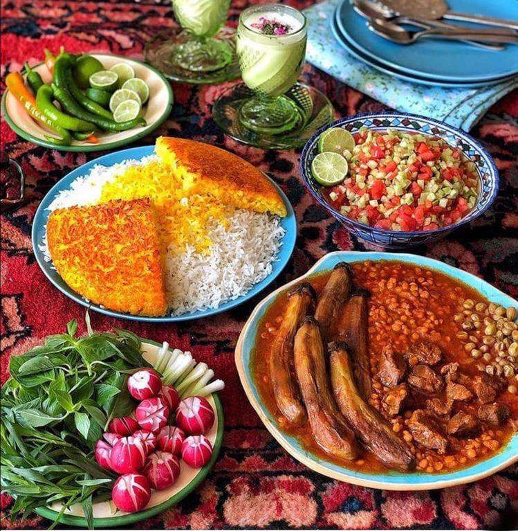 چلو خورش قیمه (سیب زمینی یا بادمجان) چلو خورش قیمه (سیب زمینی یا بادمجان)